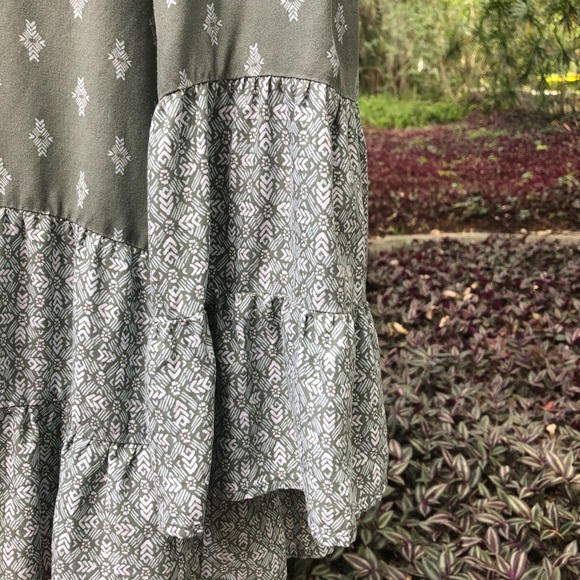 MUDD Sage/White Peasant Tunic Top - Picture 4 of 8